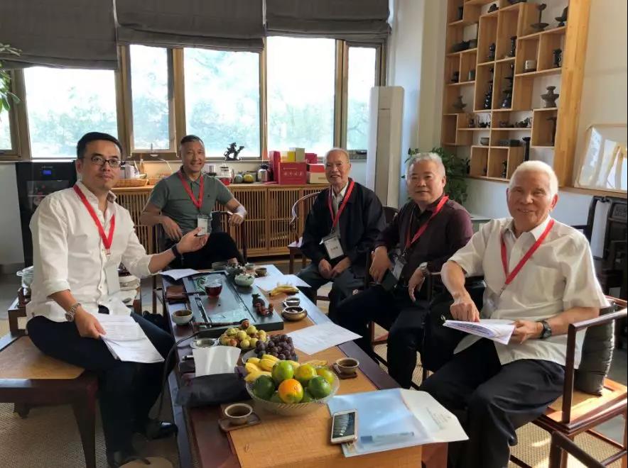 由左向右依次為王春龍先生、常志剛先生、王錦燧先生、徐華先生、任元會先生